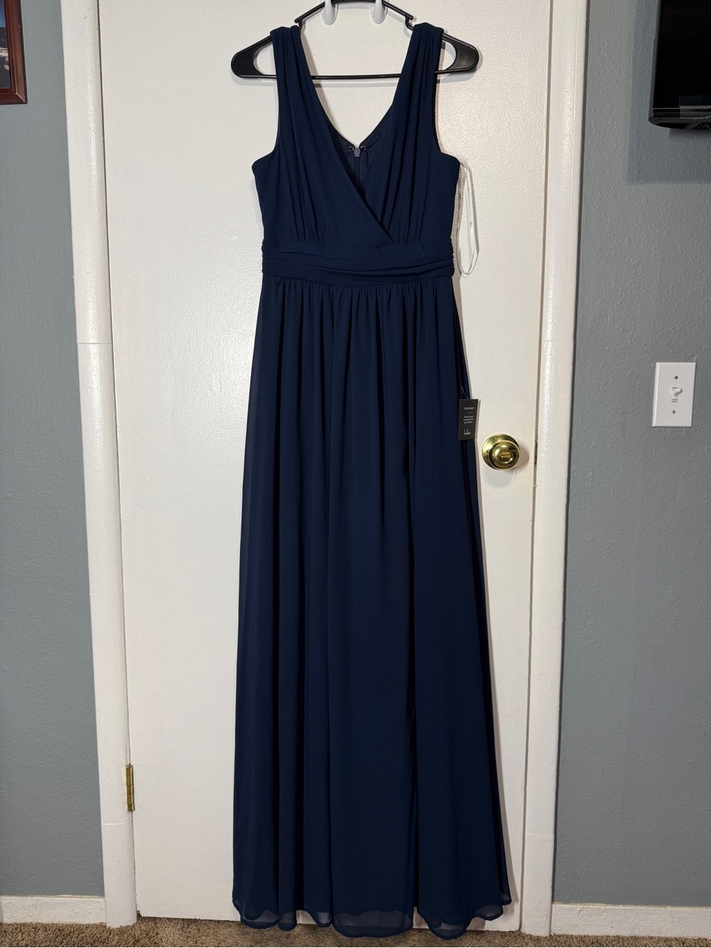 Lulu’s navy blue dress